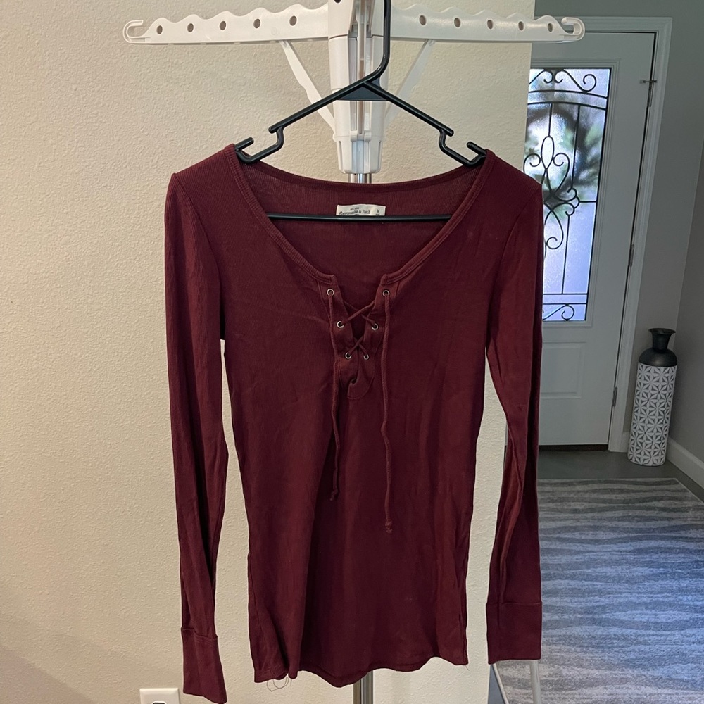 Women’s Abercrombie & Fitch long sleeve shirt (M)